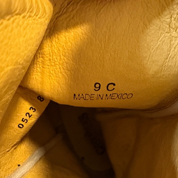 CAVENDER’S LEATHER WHITE WITH TONAL EMBROIDERY SNIP TOE COWBOY BOOTS Size 9 - Picture 3 of 10